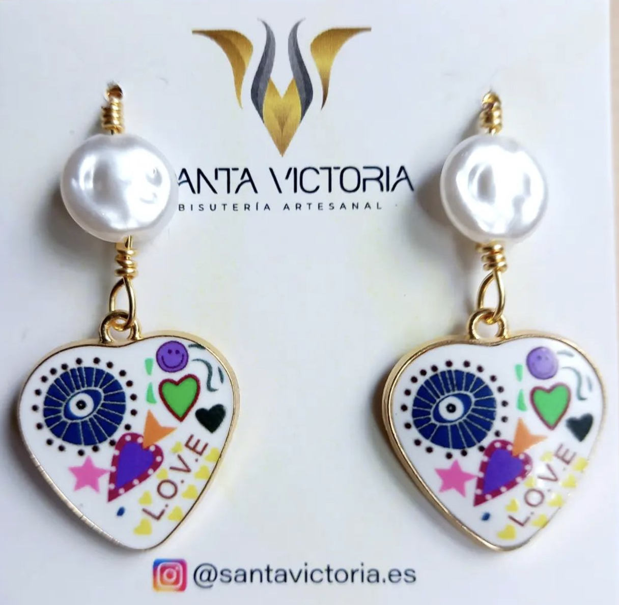 Aretes Love nacarados